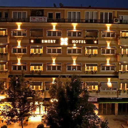Emery Hotel Пристина Екстериор снимка
