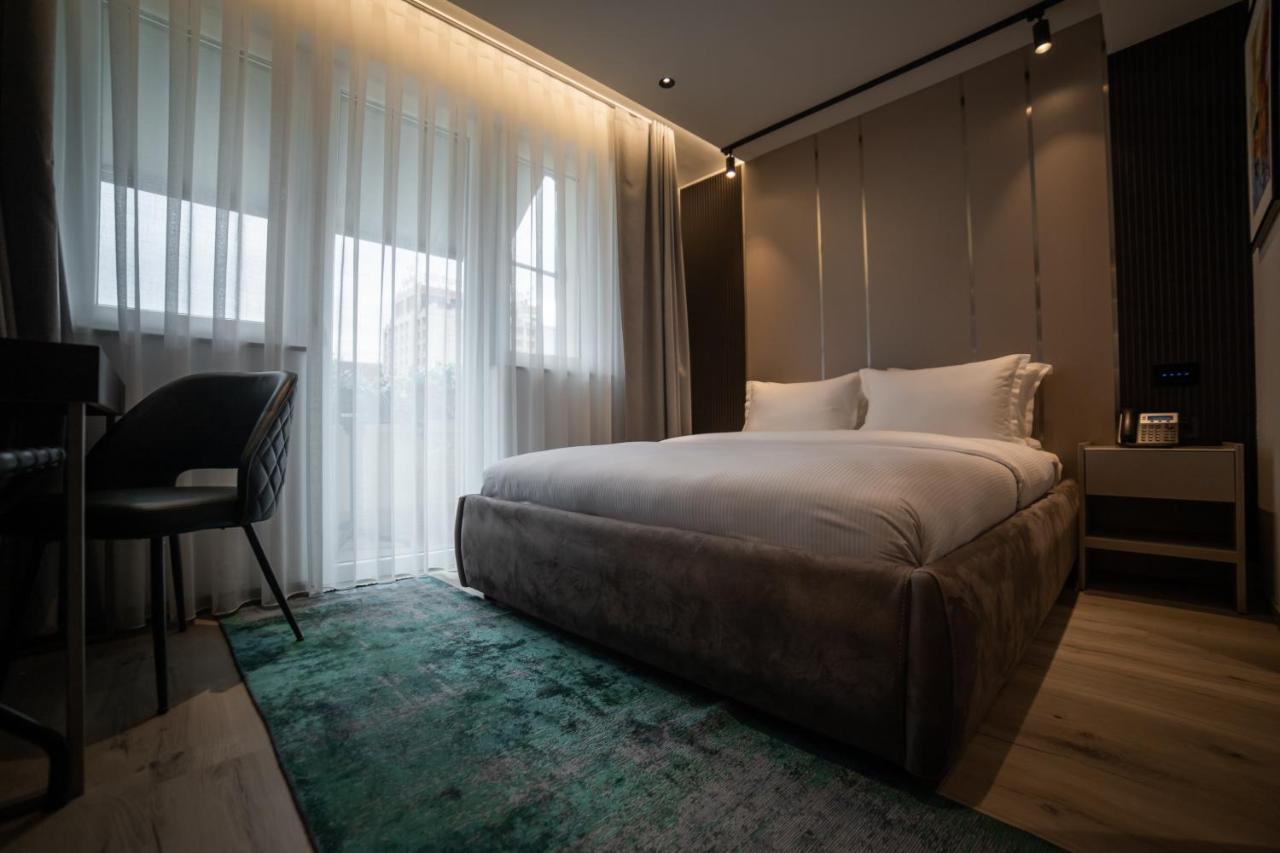 Emery Hotel Пристина Екстериор снимка