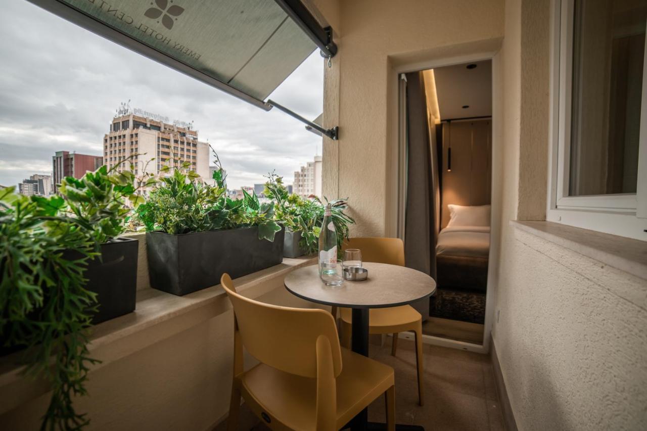 Emery Hotel Пристина Екстериор снимка