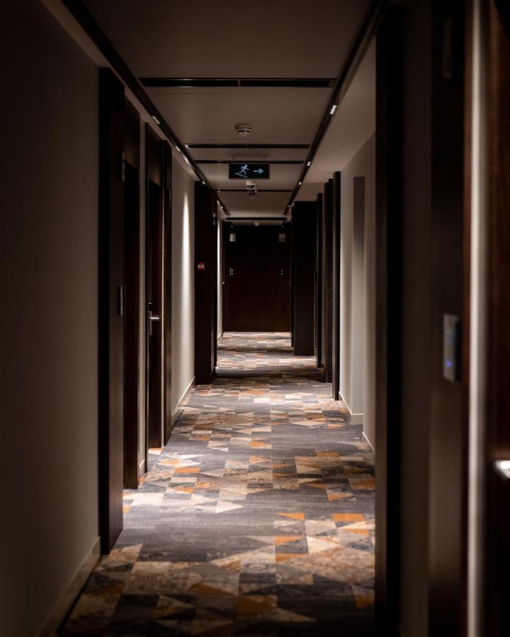 Emery Hotel Пристина Екстериор снимка