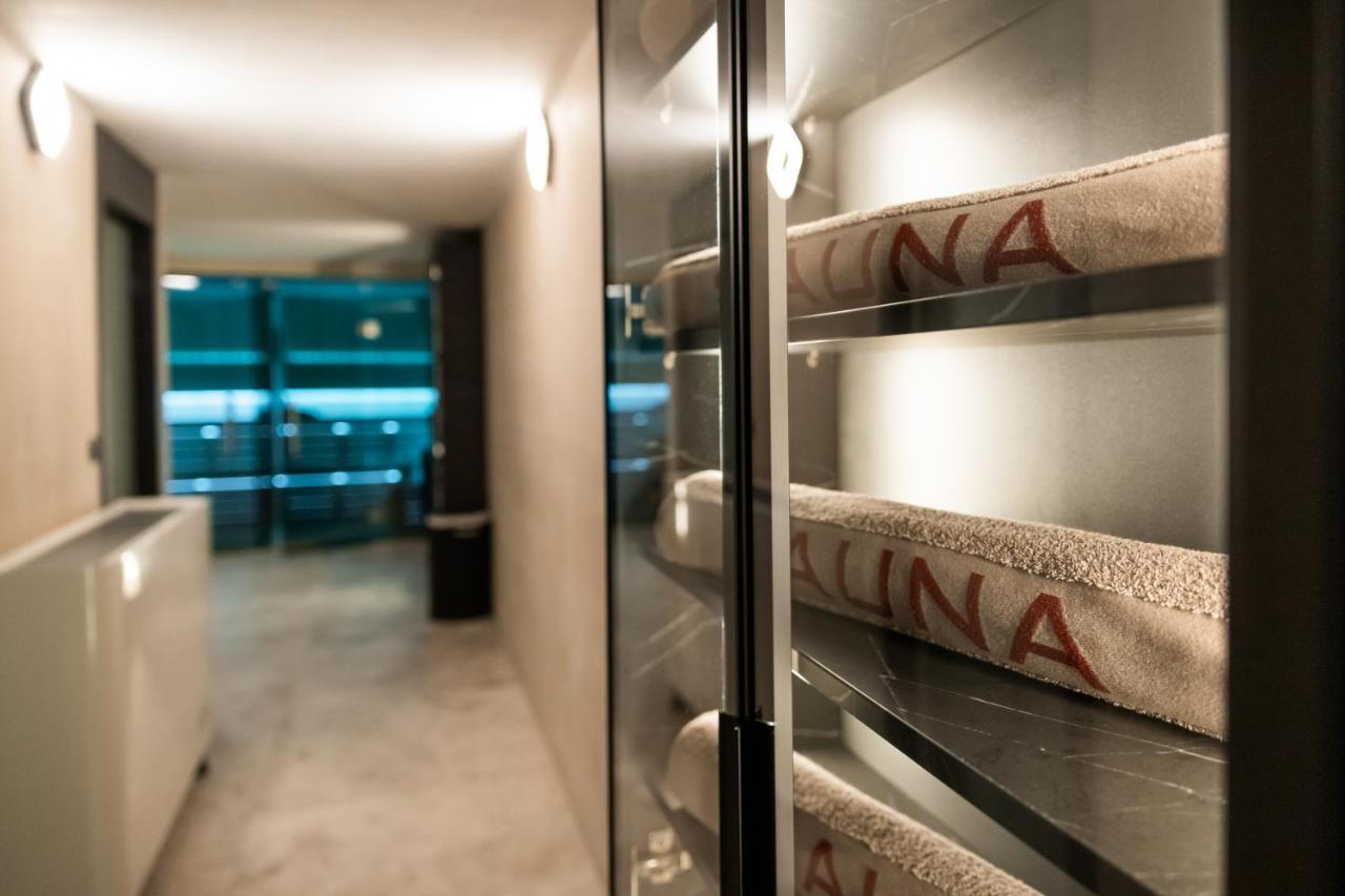 Emery Hotel Пристина Екстериор снимка